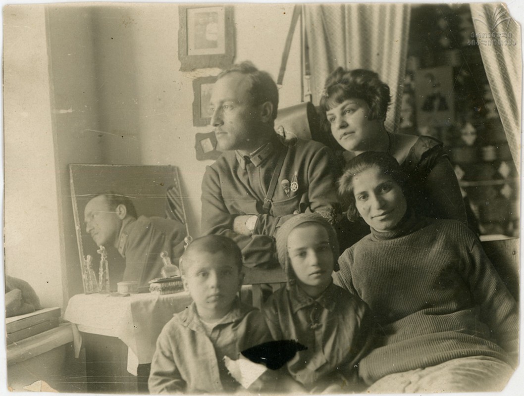 სევერიან ალექსანდრეს ძე ივარდავა (1902-1970) პირველი ქართველი პარაშუტისტი ზედაეწერი, ზუგდიდი სამეგრელო  სევა ივარდავა სგან (შვილიშვილი)