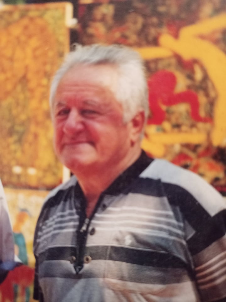 თამაზ მოსიაშვილი 1940- 2014წწ.  გარდ. 74 წლის. მხატვარი; ( ,,ჩემი სოფელი’’, ,,საღამო’’და სხვა), მოსკოვი. სამი ფერწერული ტილო იქცევს ყურადღებას ,, მოლოდინი’’, ,,ჩიჩი’’, და ‘‘ზღვის მამალი’’. დაბ. თელავი კახეთი