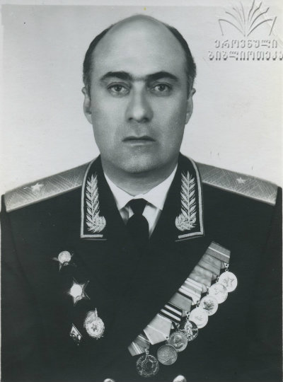 ილარიონ ხარიტონაშვილი 1922-83წწ. გარდ. 61 წელს. ავიაციის გენერალ-მაიორი წარმ. სოფ. კურდღელაური თელავი