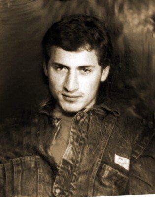 მამუკა ქამუშაძე 1971 -93 წწ გარდ. 22 წლის სოხუმი, აფხაზეთი დაბ. სოფ. ქორეთი, საჩხერე