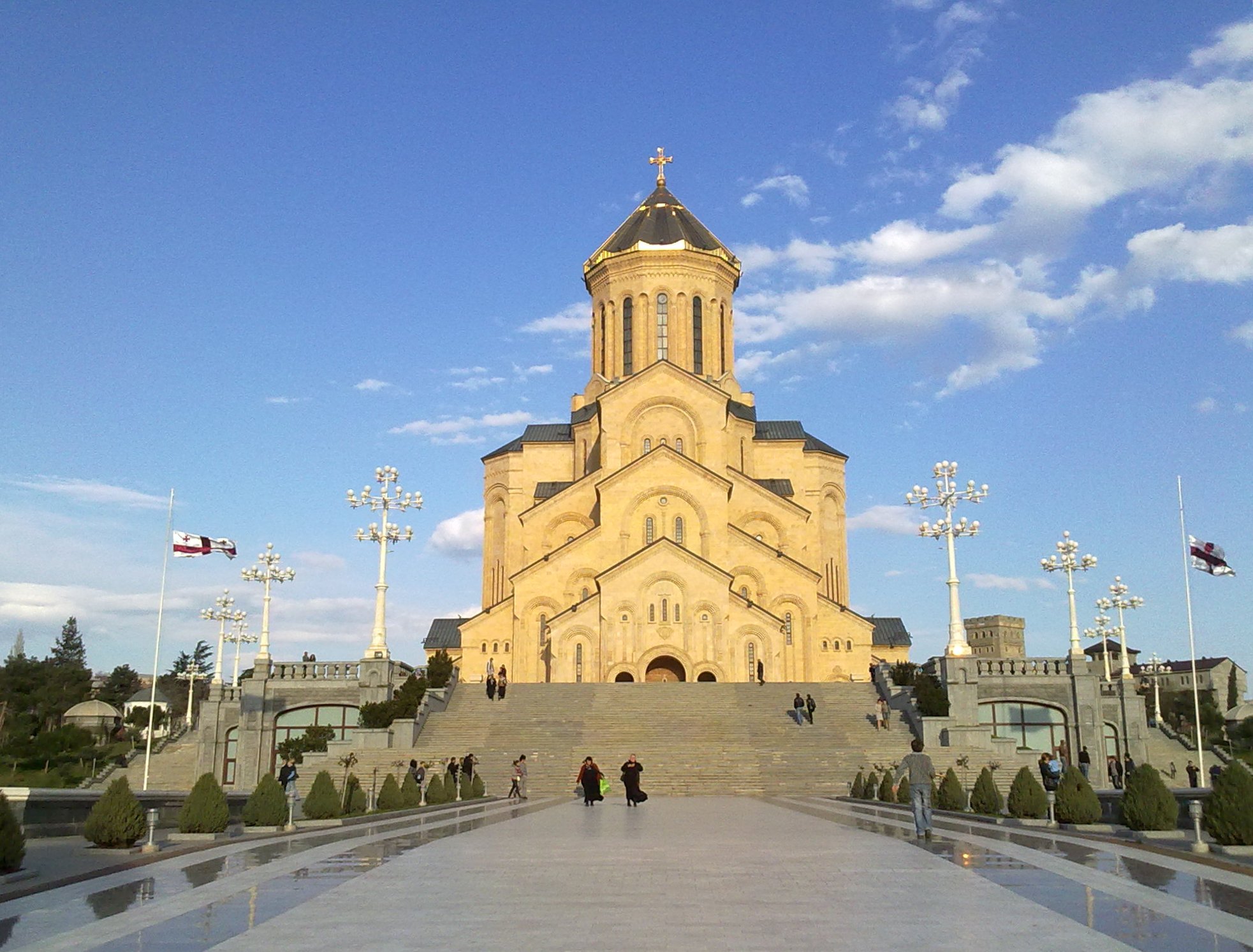 წმინდა სამების საკათედრო ტაძარი 1995-2004 ქართლი თბილისი