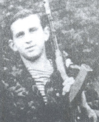 ხვიჩა გეურქაშვილი (გევორქიანი) 1974-26/07/93წწ. გარდ. 19 წლის სოფ. შრომა სოხუმი აფხაზეთი, თეთრი არწივი, დაბ. თბილისი