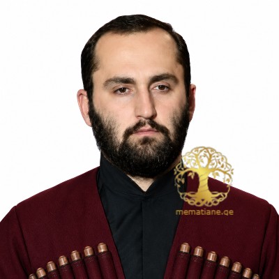 ბექა თეიმურაზის ძე ბიძინაშვილი ეთნოგრაფიული ანსამბლი ჩაკრულოს დამფუძნებელი დაბ. 1986წ. თელავი